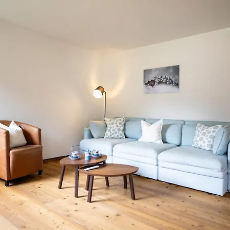 Chasa Serras Kuemin Apartment